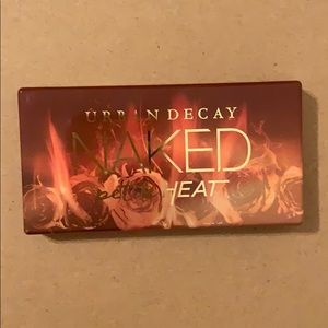 Naked  petite heat pallets